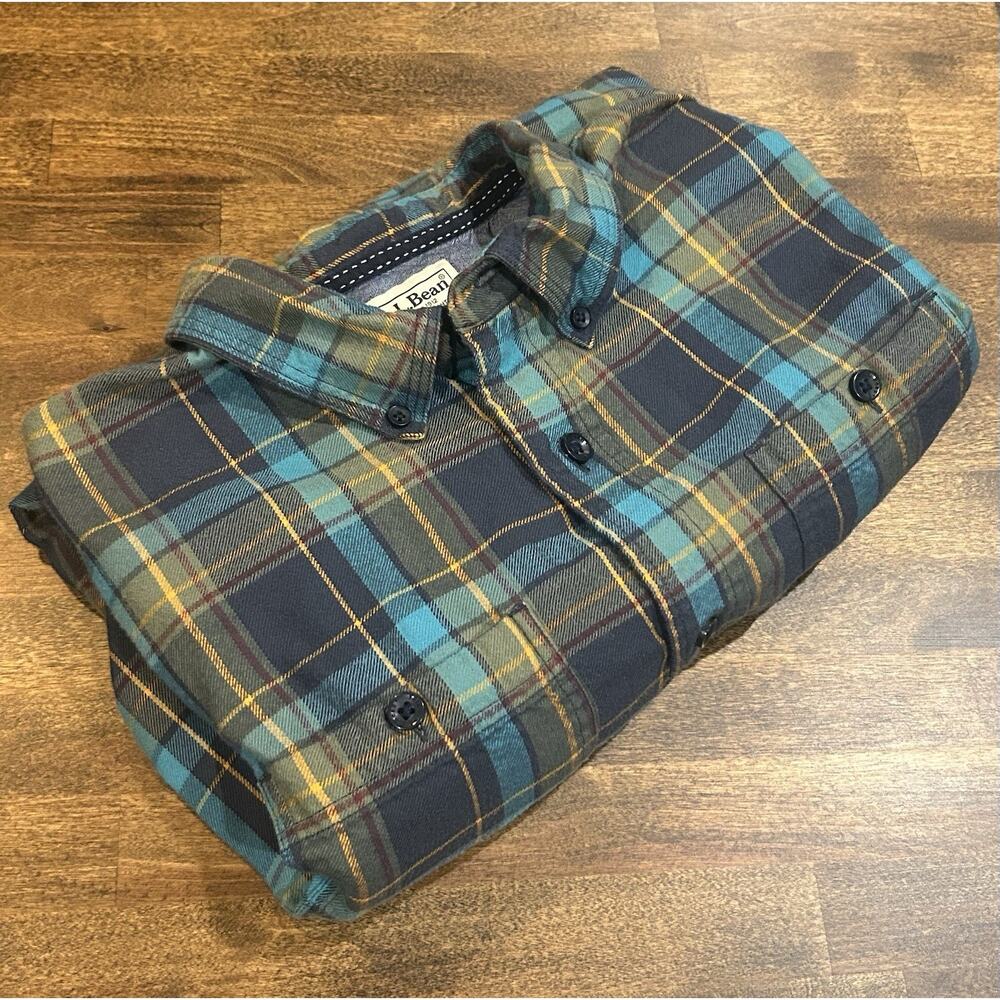 LL Bean Men’s Flannel Shirt Large Slightly Fitted